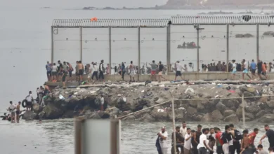 Photo of Шпанија ќе гради 500 метри заштитна бариера на морската граница