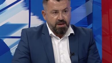 Photo of Лазов: Одам со крената глава. Место театар СДСМ да каже што направиле тие за проблемот на Гостивар со вода