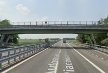 Photo of Во Италија, возеле 100 км со својот мртов син на задното седиште. Мислеле дека спие