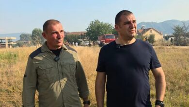 Photo of (ВИДЕО) Пожарот во Струмица ставен под контрола, но проблем е ветрот кој го менува правецот