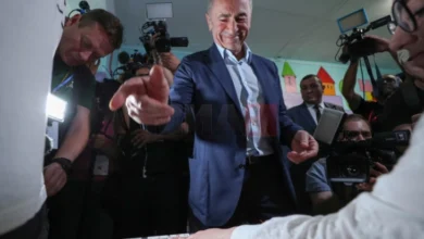 Photo of Поранешниот ерменски претседател Роберт Кочарјан уапсен под обвинение за корупција