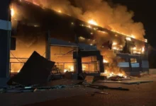 Photo of Русите во текот на ноќта погодиле складиште на СЗО за медицинска опрема во регионот на Киев