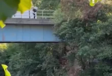 Photo of Маж снимен  како фрла ѓубре во Радика, го испразнил возилото на мостот кај каменоломот во Косоврасти
