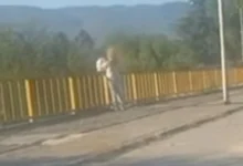 Photo of (ВИДЕО) СВР Скопје ја откри и санкционираше “жената со поршето” која фрлаше отпадоци во Лепенец