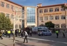 Photo of Најмалку осум повредени во пукањето пред средно училиште во Турција, осомничениот напаѓач е уапсен