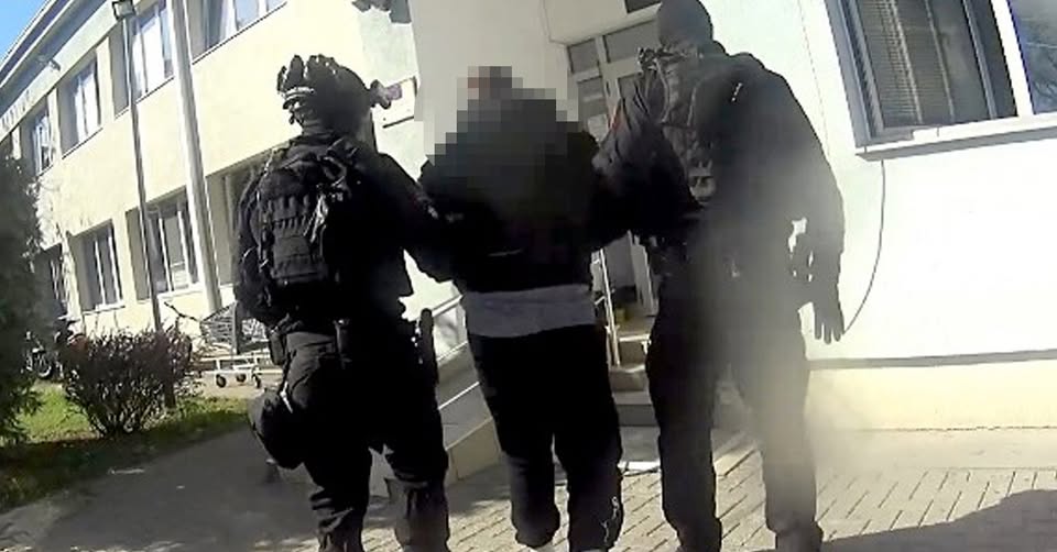  Приведени двајца Чеси во касарната „Илинден“ – снимале и правеле скици од воениот објект