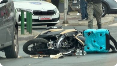 Photo of (Видео) Сообраќајка кај „Нова Македонија“ меѓу автомобил и доставувач со мотоцикл
