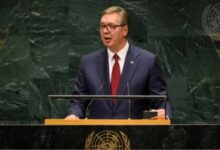 Photo of (Видео) Александар Вучиќ се прости со вработените во неговиот кабинет со „А, сад адио“ – утре поднесува оставка
