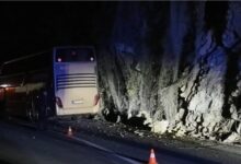 Photo of Карпа вечерва падна врз автобус со 90 ученици кои се враќале од екскурзија – тешка несреќа во Црна Гора (ФОТО)