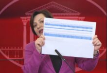 Photo of Димитриеска-Кочоска: „Весела математика“ се обвинувањата за задолжување од 1,3 милијарди евра