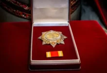 Photo of Гордана Сиљановска-Давкова орданот „8 Септември“ на Јордан Плевнеш и Раде Сиљан и постхумно на Џеват Гега, Мето Јовановски и Глигор Чемерски