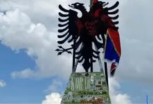 Photo of Двоглав орел поставен на врвот на Кораб