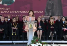 Photo of Сиљановска-Давкова со порака до студентите: Верувајте во силата на критичкиот ум