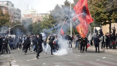 Photo of Четврти ден протести низ Албанија, судири со полицијата во повеќе градови; Канцеларијата на ОН повикува на смирување на тензиите и дијалог
