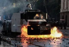 Photo of Демонстрантите во Тирана се судрија со полицијата – оштетени јавни објекти и инфраструктура