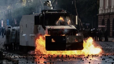 Photo of Демонстрантите во Тирана се судрија со полицијата – оштетени јавни објекти и инфраструктура
