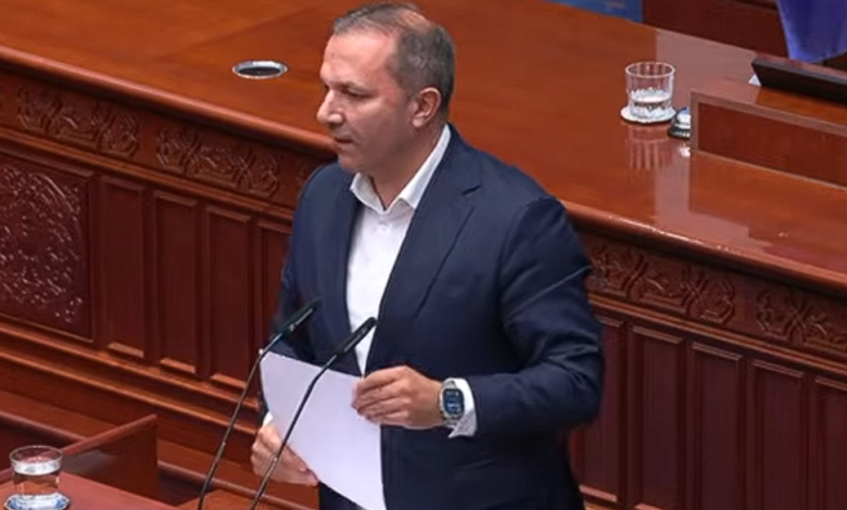 Photo of Спасовски: СДСМ нема да го поддржи Законот за административни службеници, отвора простор за политички притисок врз собраниската служба