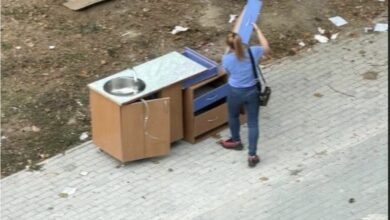 Photo of Градоначалникот на Аеродром ја објави како пример за неодговорност – таа му врати во коментар: Очекувам извинување, платено ми е
