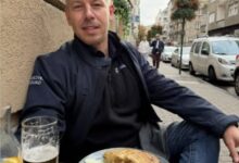Photo of Петер Маѓар со порција ќебапи: Денеска во Србија се одржуваат важни избори