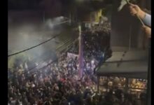 Photo of Видео:Солзи од среќа и ора. Студентите го слават падот на Вучиќ