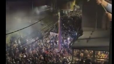 Photo of Видео:Солзи од среќа и ора. Студентите го слават падот на Вучиќ