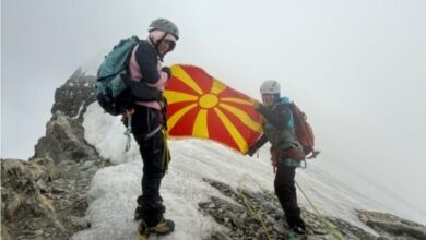 Photo of (ВИДЕО) На 11 и 12 години освоија алпски врвови над 4.000 метри – Давид и Анастасија Цекови остварија исклучителен алпинистички успех