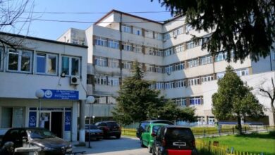 Photo of Тешко повредена жена откако била удрена со возило на гостиварската болница