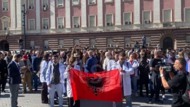 Photo of 11 ден протести во Тирана: Се бара безусловна оставка од Рама