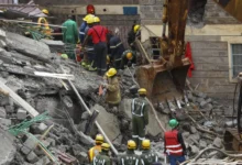 Photo of (ВИДЕО) Објект во градба се урна во Најроби, се стравува дека има заробени под урнатините