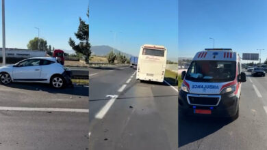 Photo of Тешка сообраќајка кај Белви: Се судриле три автомобили и автобус, тројца однесени во болница